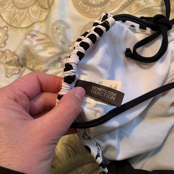 Kenneth Cole Black & White One Piece Swimsuit Size XL EUC - Picture 7 of 7